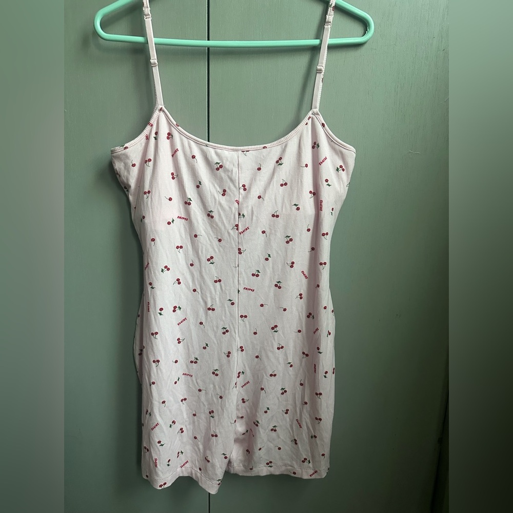 SKIMS cherry lounge scoop onesie - Picture 5 of 6